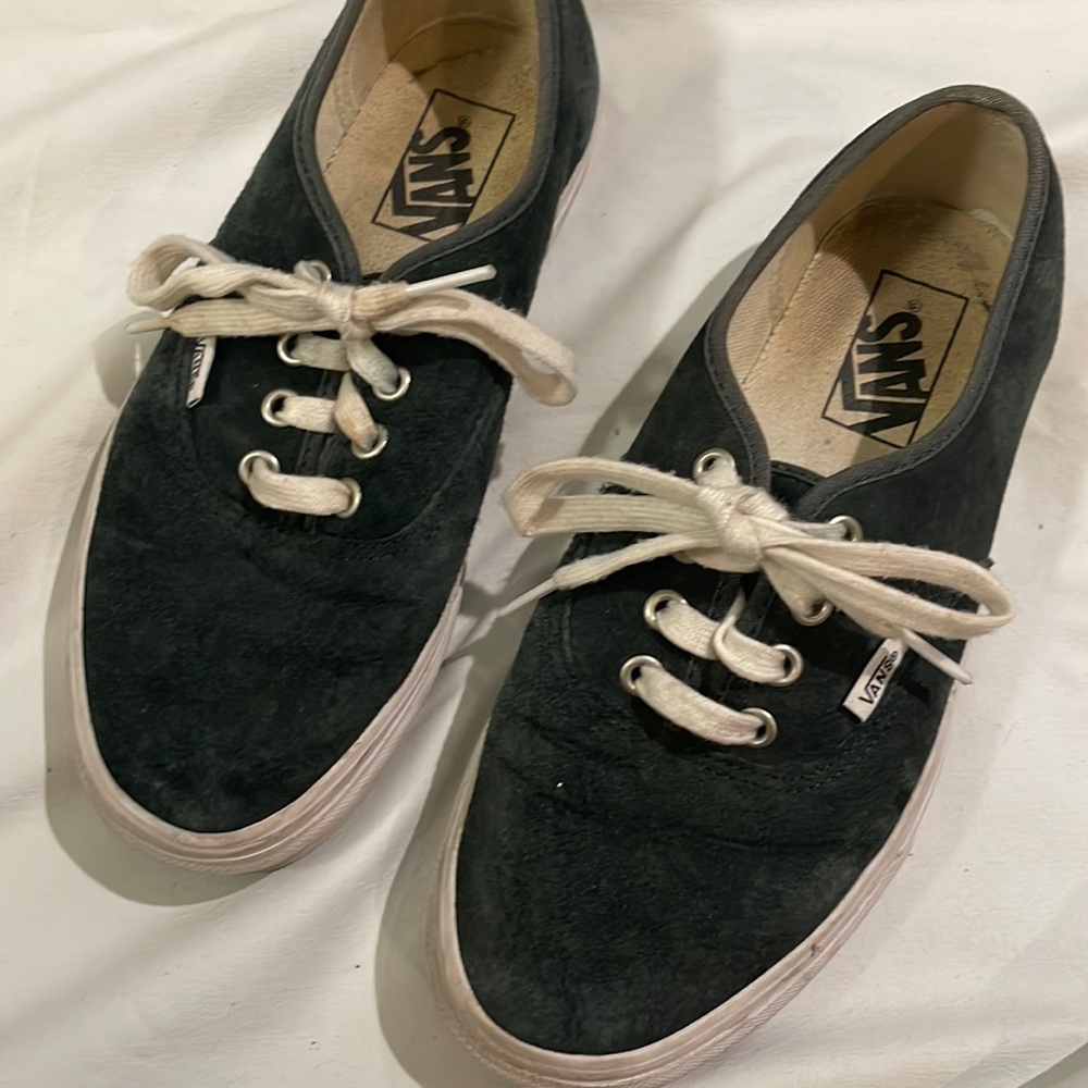 Women’s Vans SUEDE sneakers Size 6
